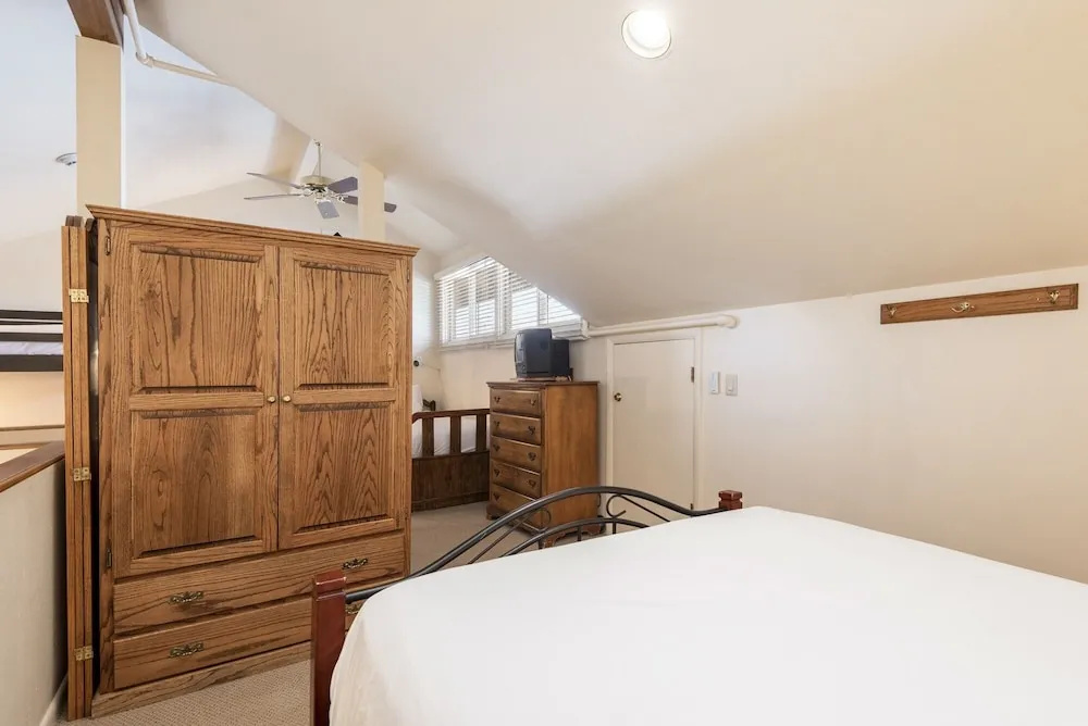 Snow Flower 154 2 Bedroom Condo by RedAwning