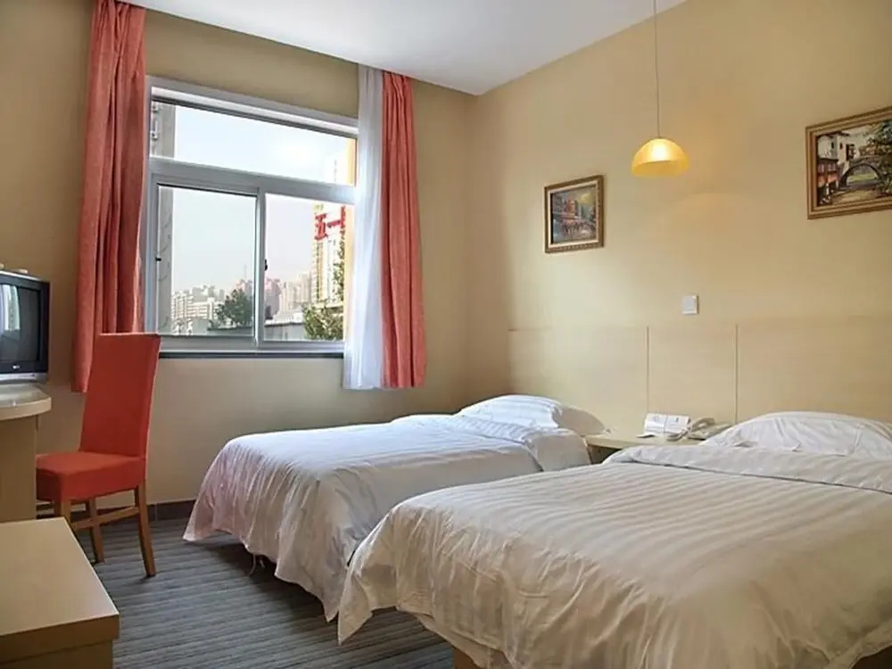 Super 8 Hotel