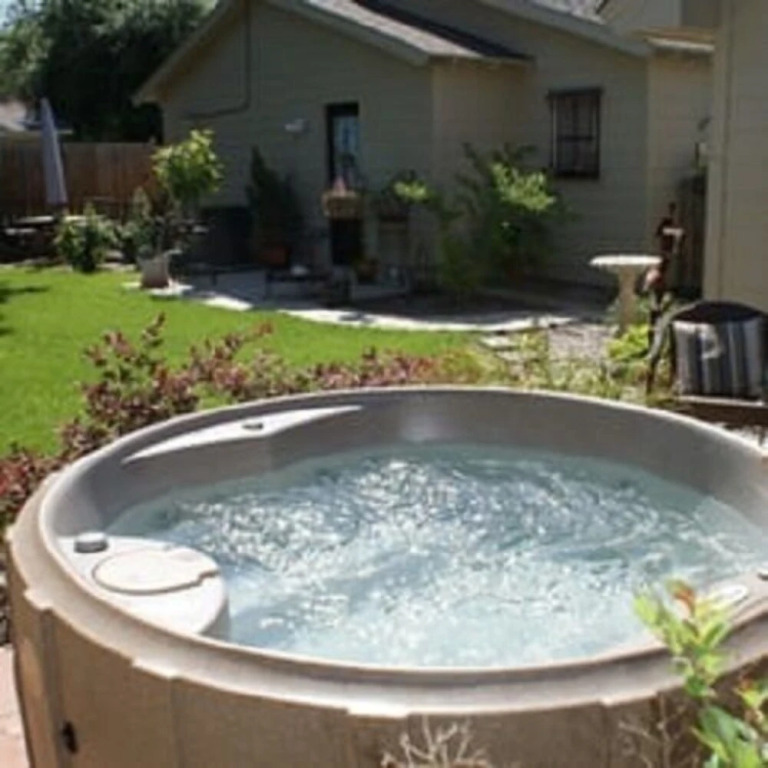 River Rock Bed and Breakfast Cottages