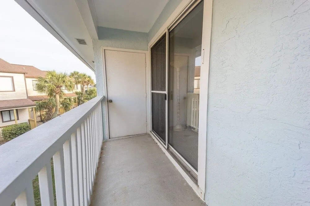 Sun Kissed Beachside Condo With Pool