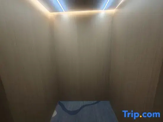 Yongcheng Jinghuayuan Business Hotel