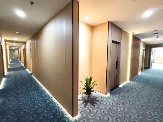 Meidi Hotel (Shenzhen Bao'an Airport Pingluanshan Metro Station Branch)