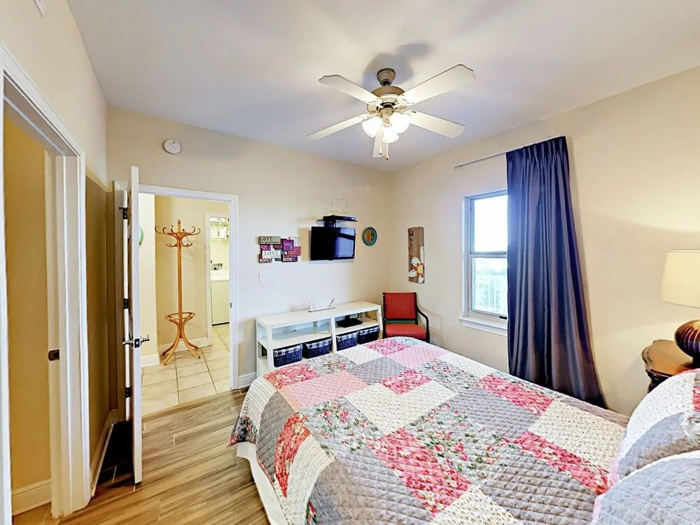 1010 W Beach Blvd Condo