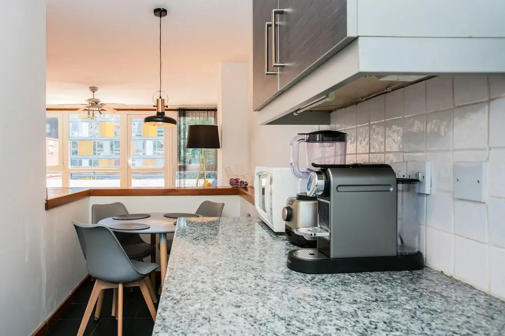 2 Bedroom Flat In Old Street With Private Balcony
