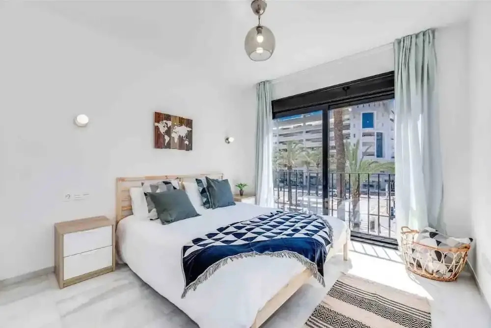 Beautiful 2 Bedrooms Apartment In Puerto Banus