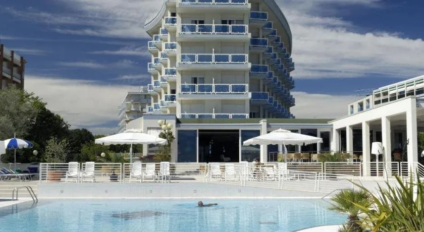 Majestic Beach Hotel & Wellness
