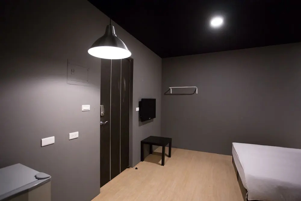 Mis Hostel