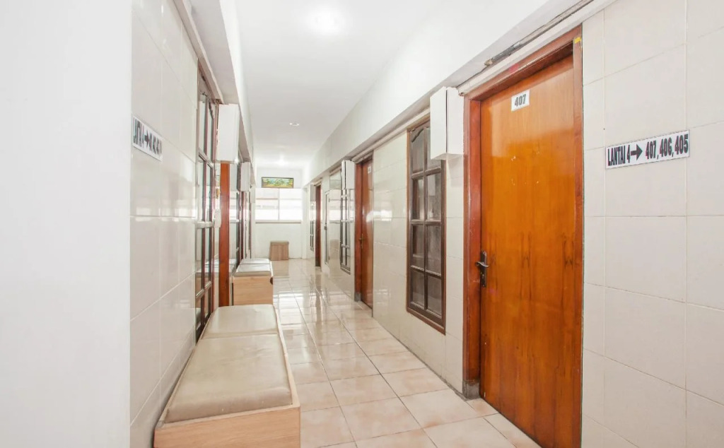 OYO 164 Ang's Residence