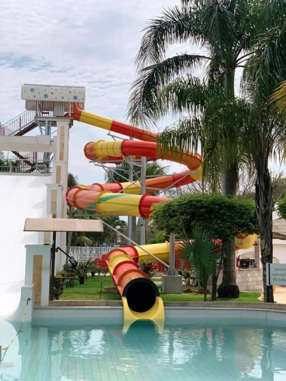Lacqua diRoma - Oficial - Piscinas 24 horas