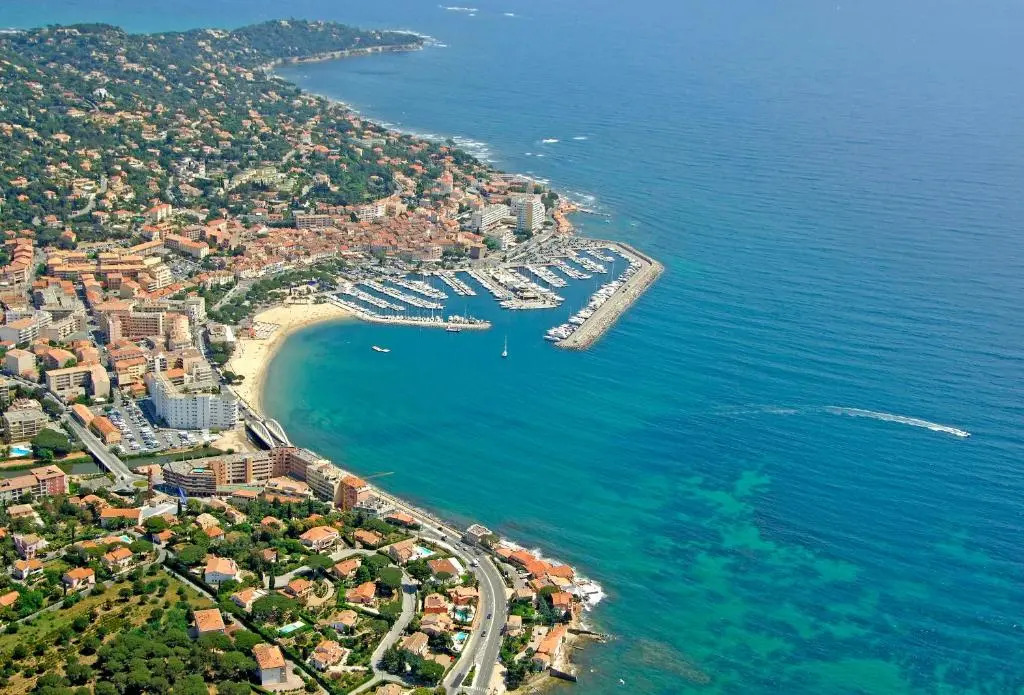 Charmante maison centre-ville Sainte-Maxime, plages à 2 pas