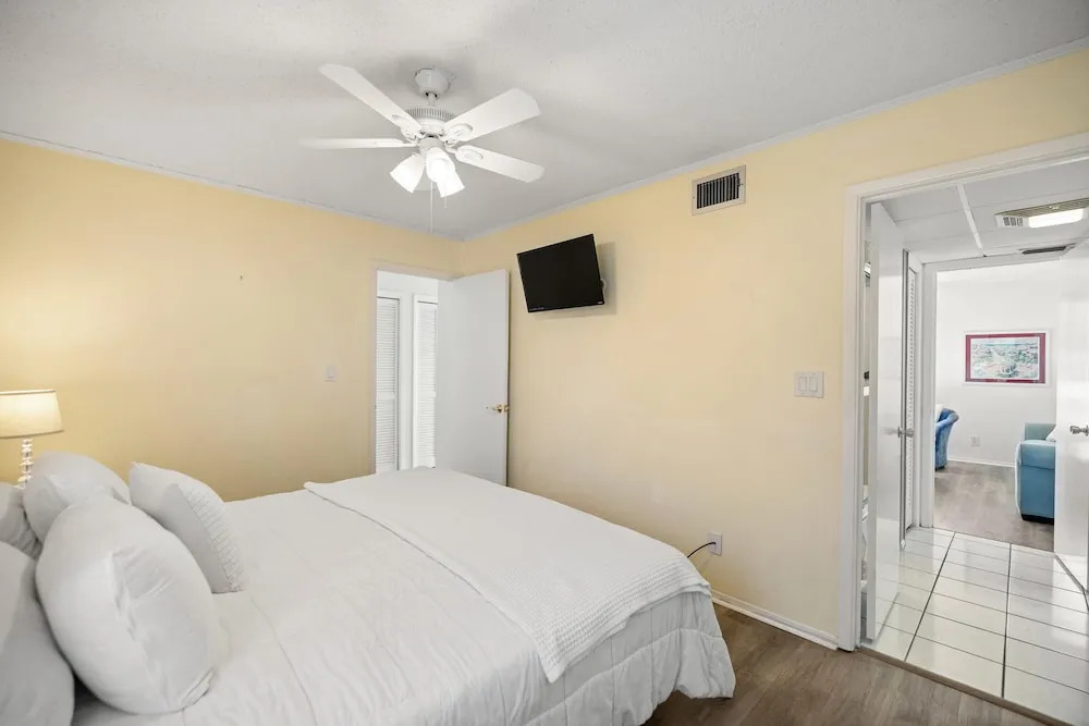 Sandpiper Cove 2044