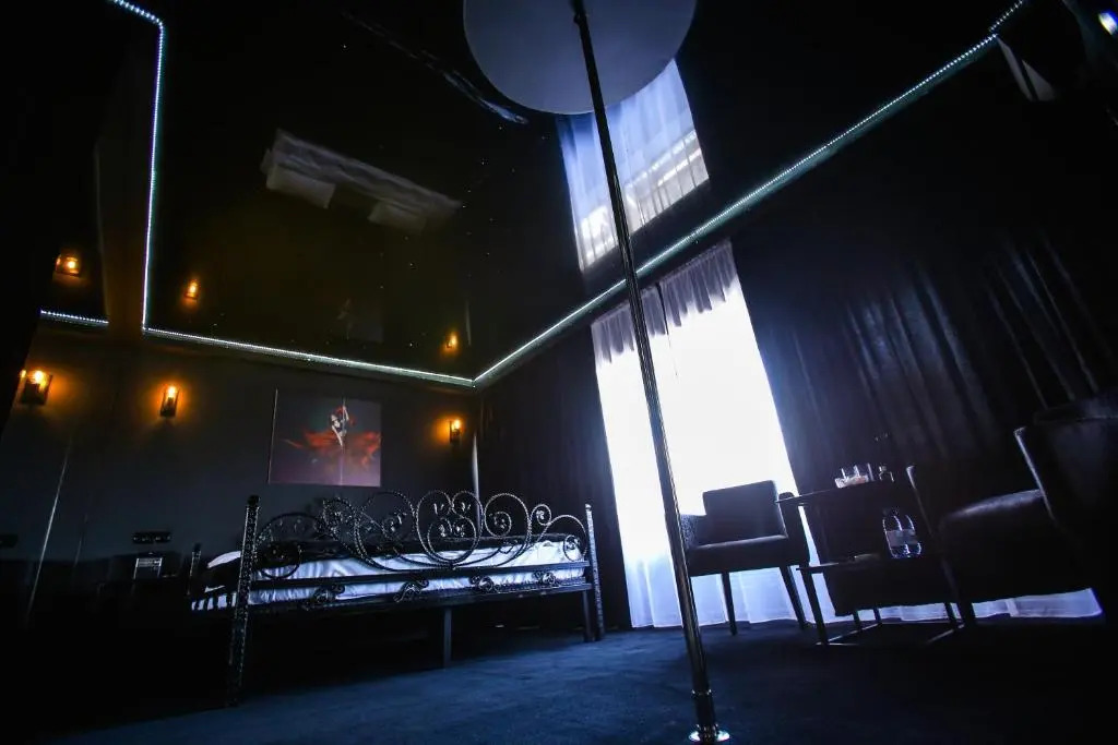 4 Rooms