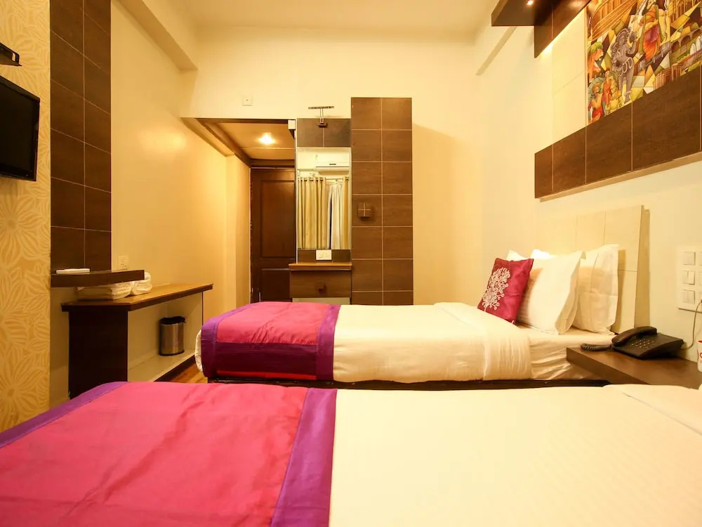OYO 7752 Hotel Diva Residency