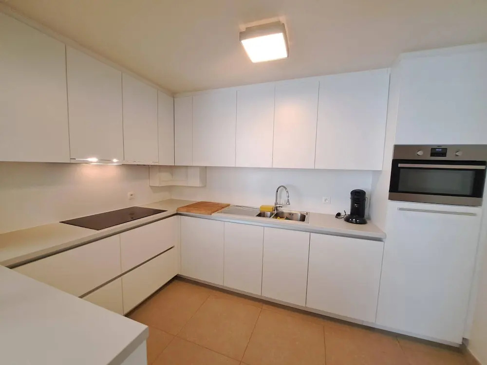 Spacious Family Stay Near the Beach