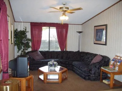 Budgetel Inn & Suites