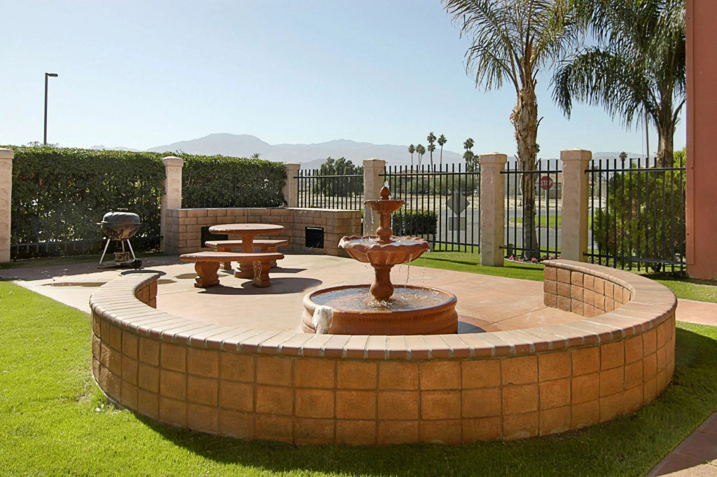 Super 8 by Wyndham Indio