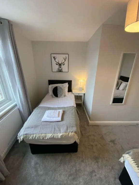 Flat - Sleeps 4 - Pet Friendly - Parking