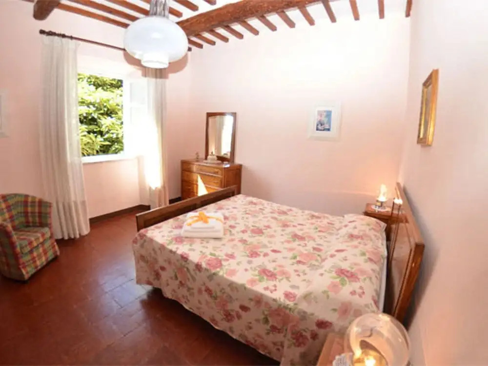 House in Ciciana With Pool and Scenic Views