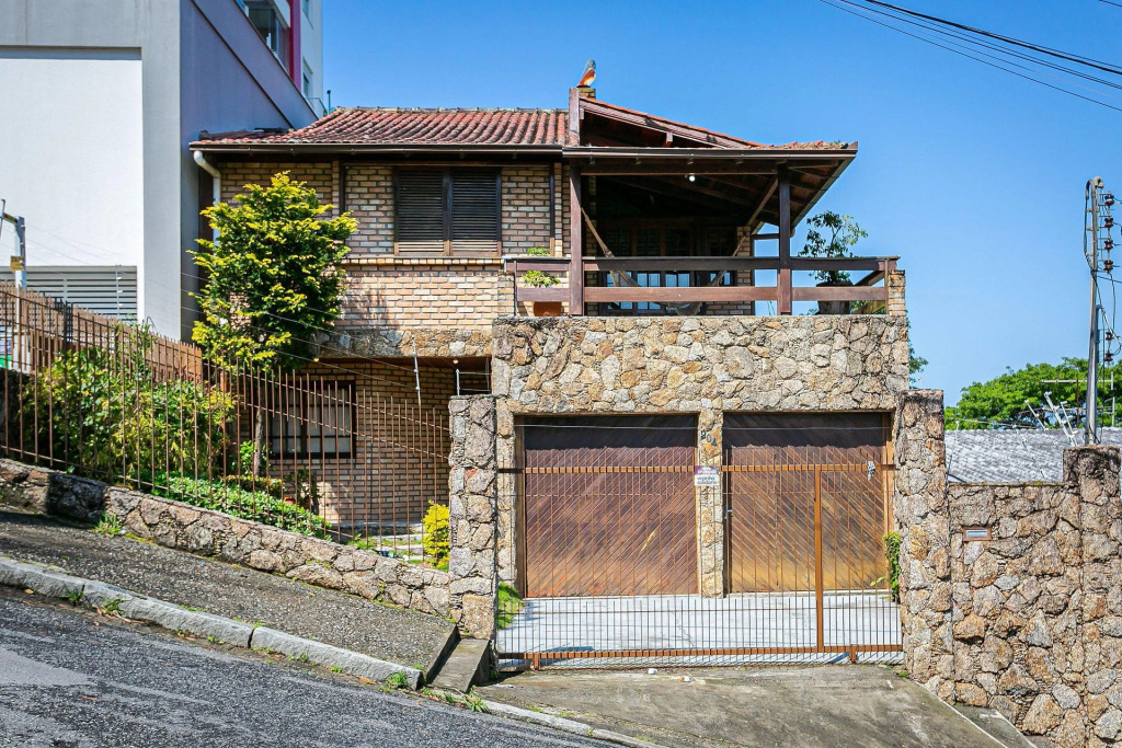 Casa rústica a 350m do Pátio Milano RIJ204