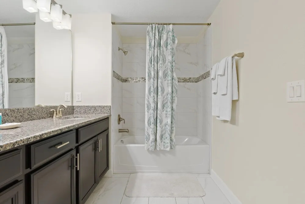 Tr_543r Scenic Champion 5 Bedroom Townhouse