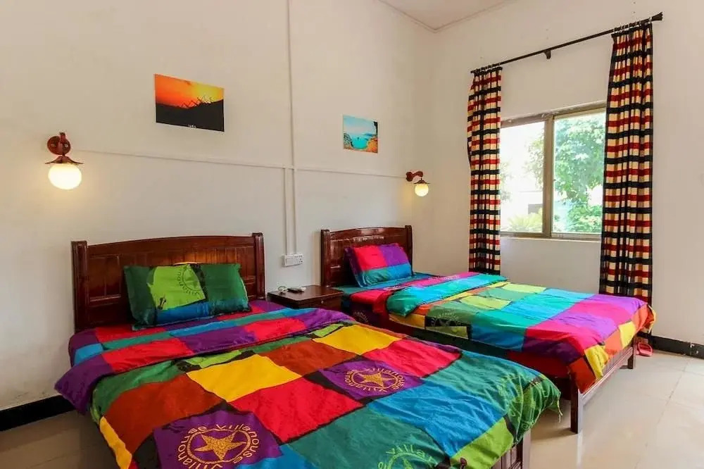 Weizhou Island Chujian Hostel