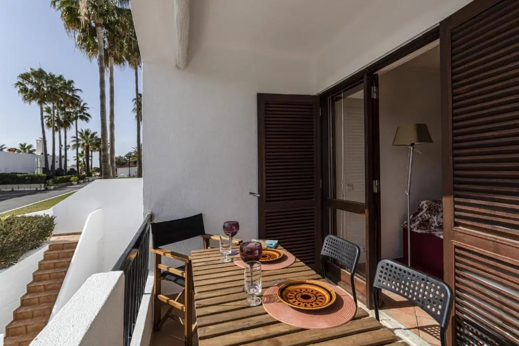 Hopstays Albufeira Casa do Zanão - 100m beach apartment