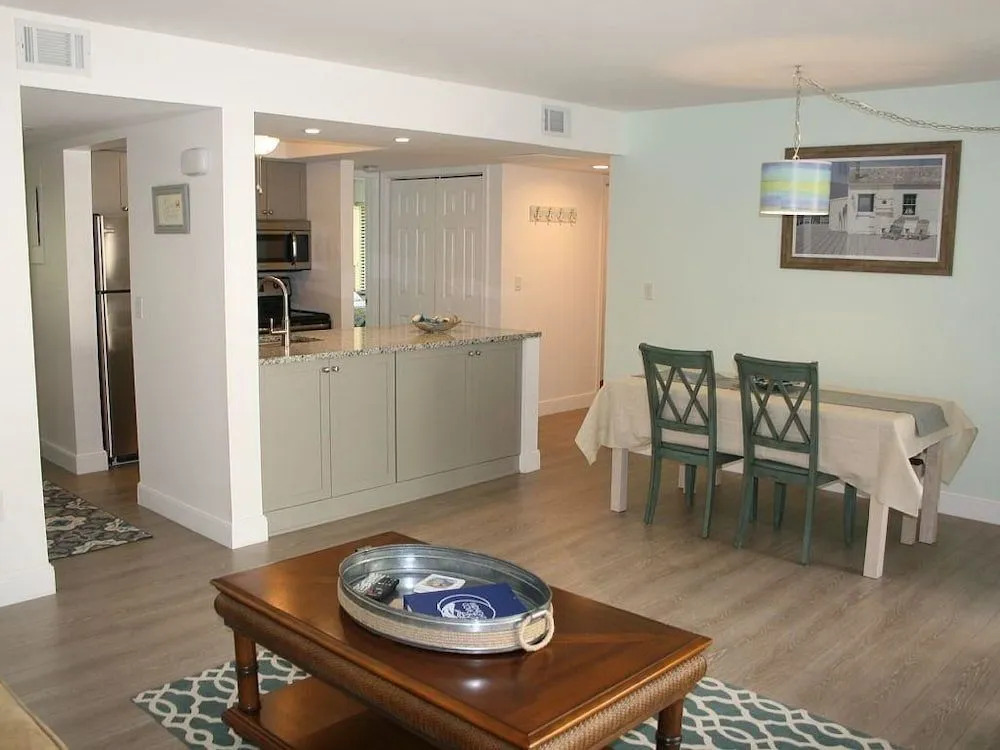 Cove II 138F 2 Bedroom Condo By Midnight Cove II