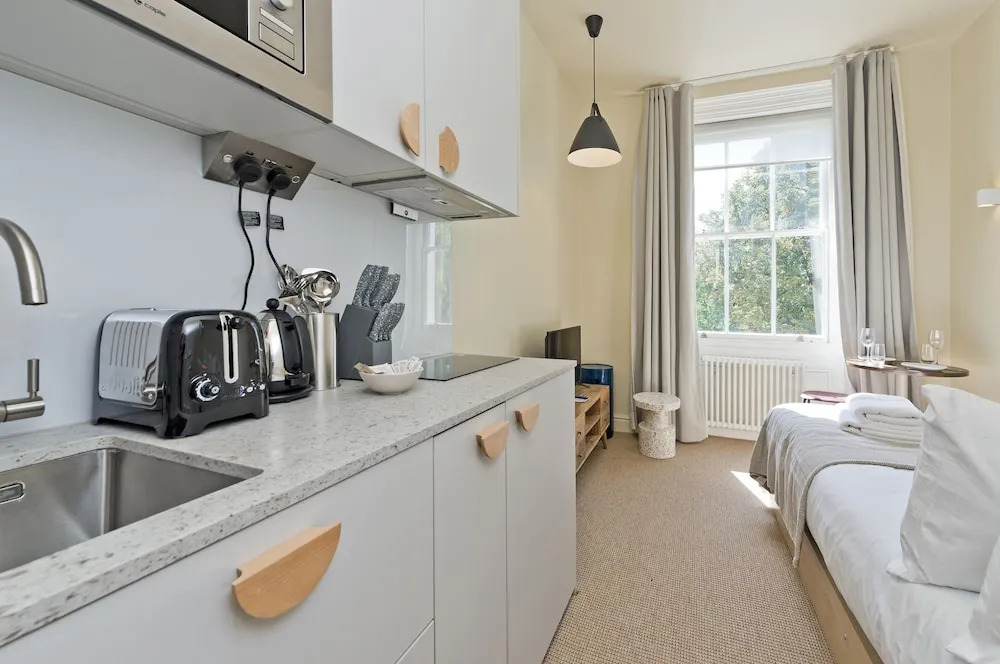 Bijou Pied a Terre Studio in Heritage Camden Terrace
