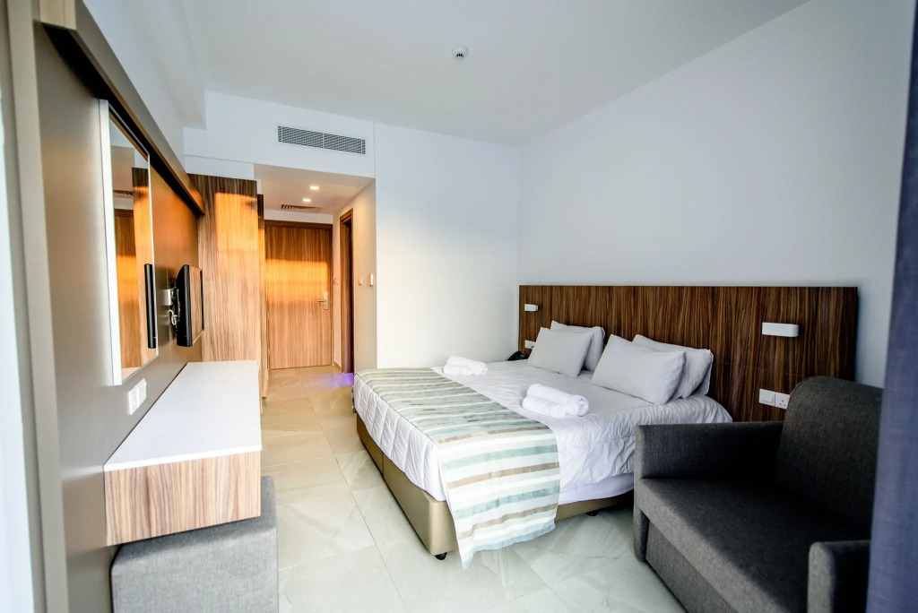 Eleana Hotel
