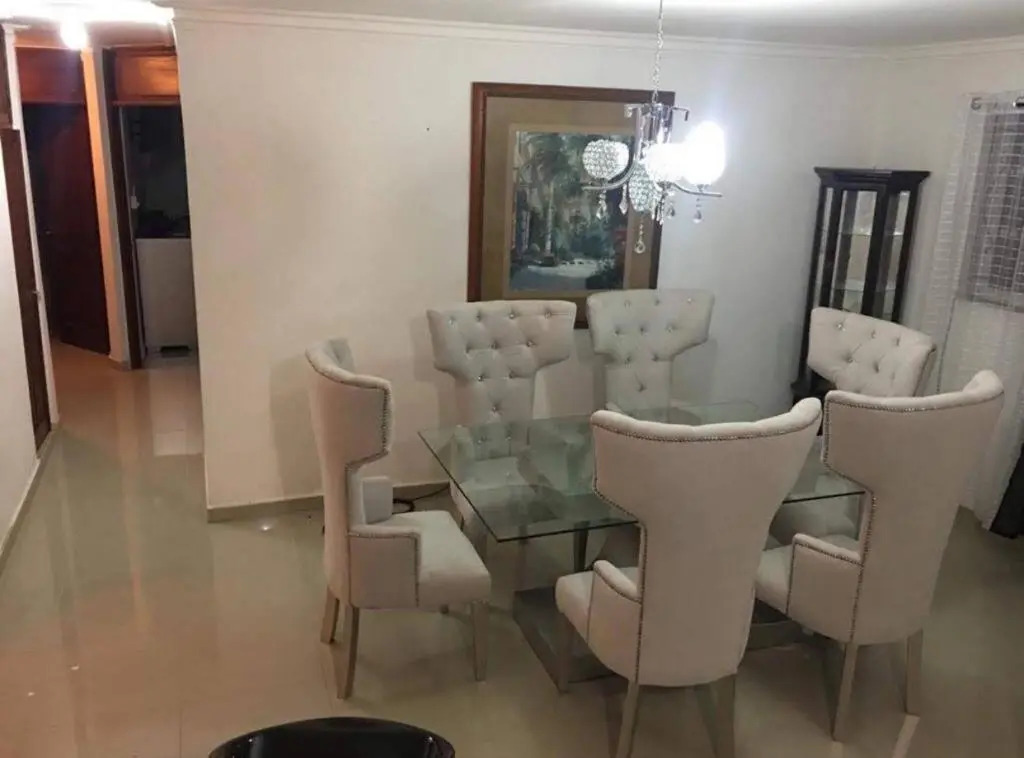 Total New!! Exclusive!! Apt At Paradise V .