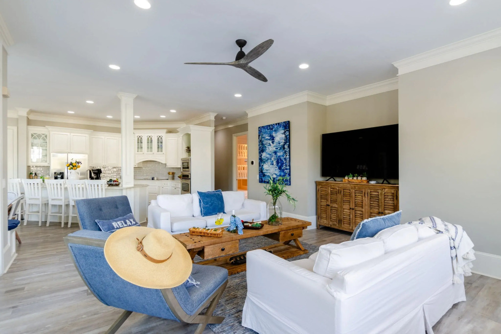 Steps to Beach Pool, Hot Tub, Fire Pit 7br, Sleeps 18 Cobalt Coast