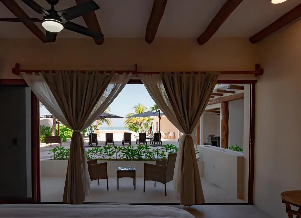 Beach Front Hotel Boutique DK House
