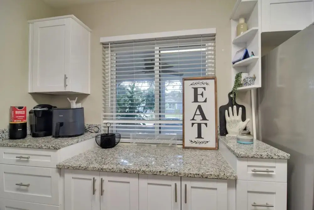 4 Mi to Dtwn: Pet-friendly Tampa Retreat