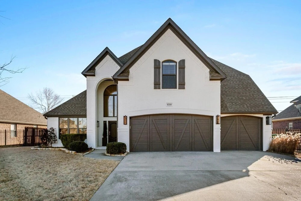 Apollo House - Amazing Location in Rogers, AR - Sleeps 11!