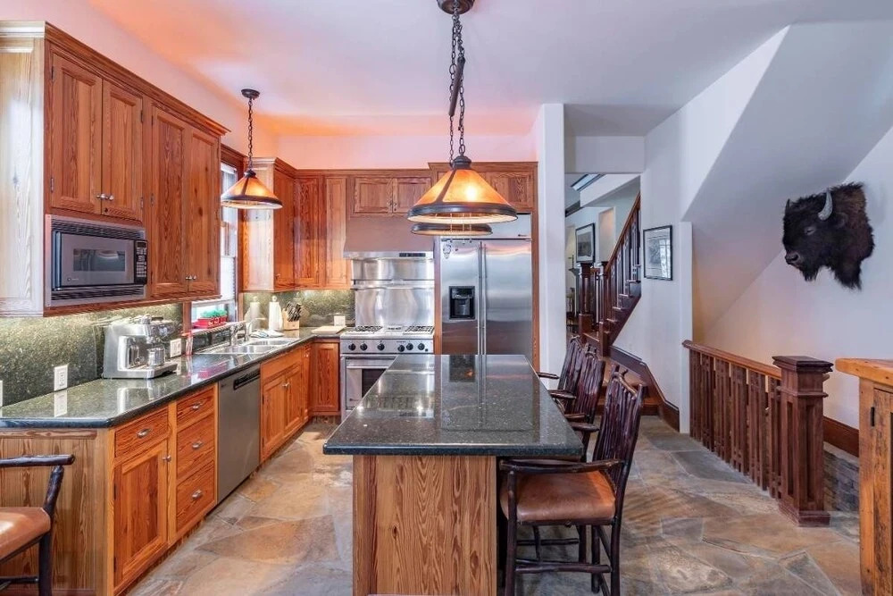 Manley  (381887) 4 Bedroom Home by RedAwning