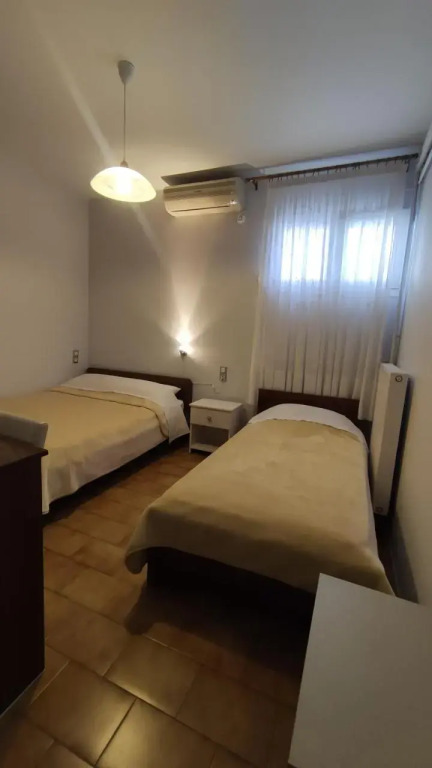 Elenis Rooms