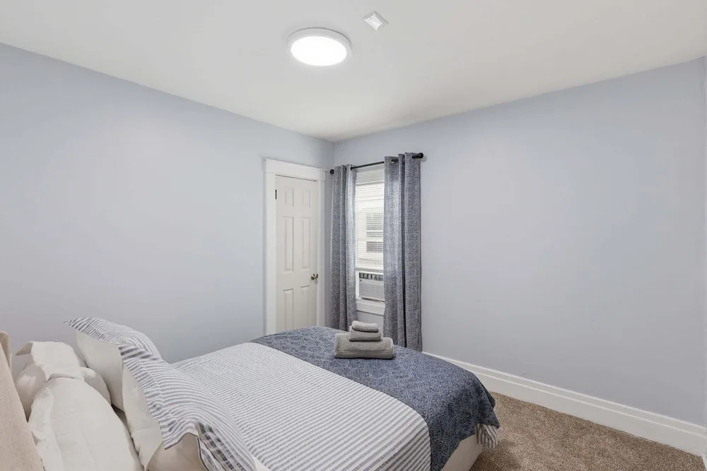 Niagara Adventure Basecamp Walk To The Falls 2 Bedroom Duplex