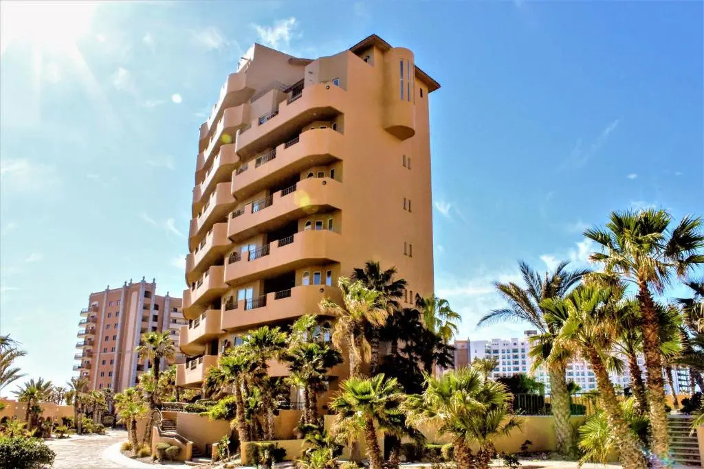 Bella Sirena Luxury Resort 205-D