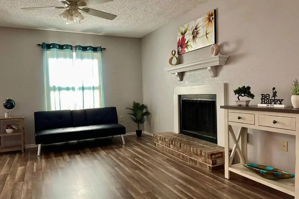 The Cottage by Mall of Louisiana, Baton Rouge