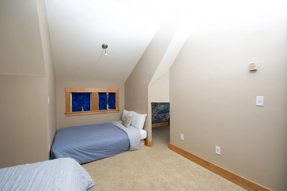 Schooner Creek Retreat 4 Bedrooms 4 Bathrooms Home