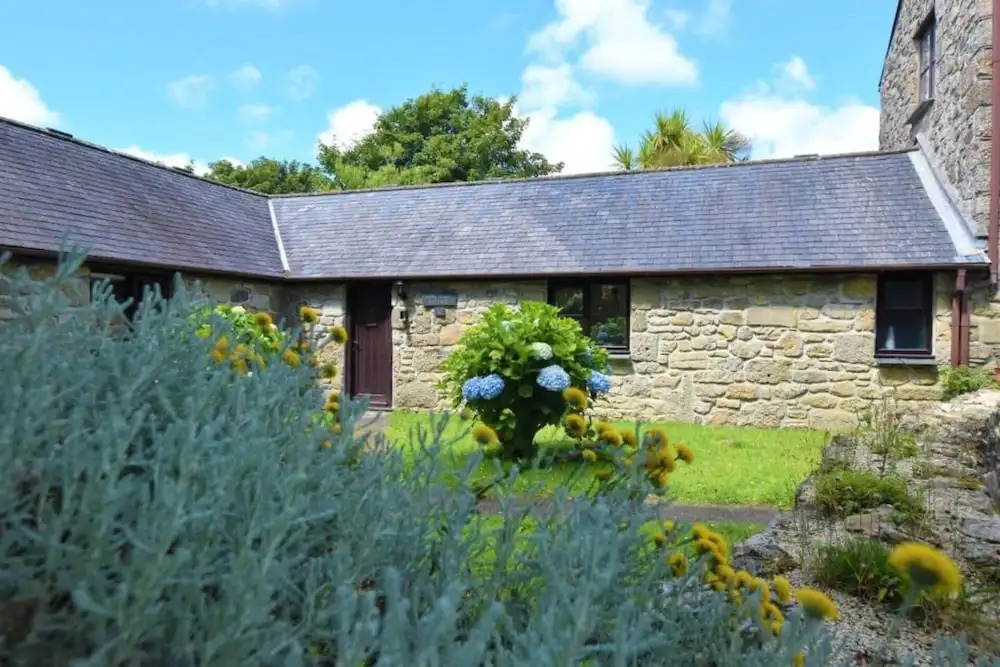 The Long Barn for Families Pets & Workers