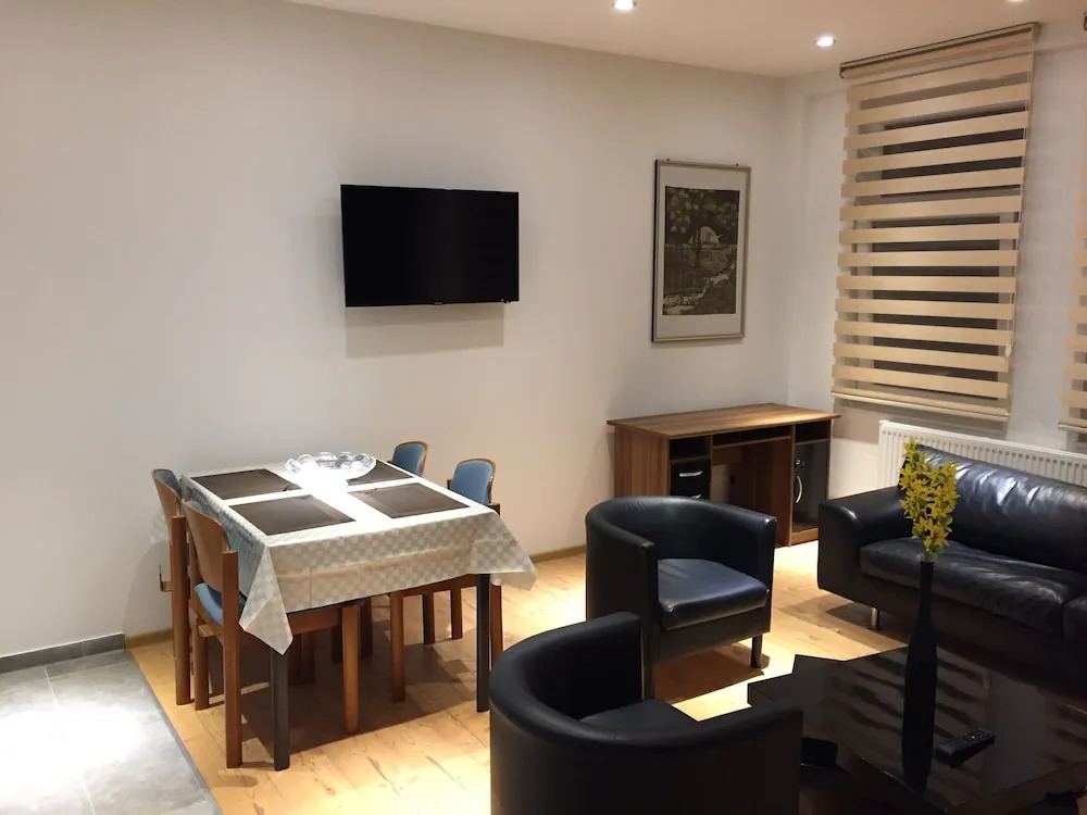 AKS Apartements