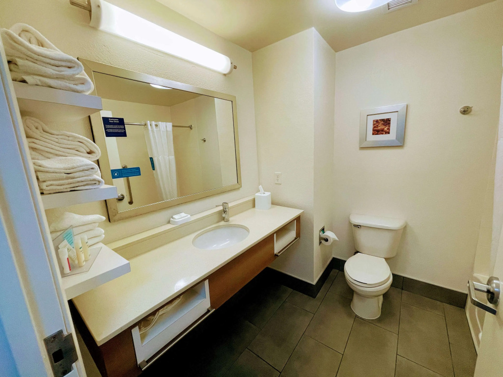 Hampton Inn & Suites Pensacola I-10 N at University Town Plaza