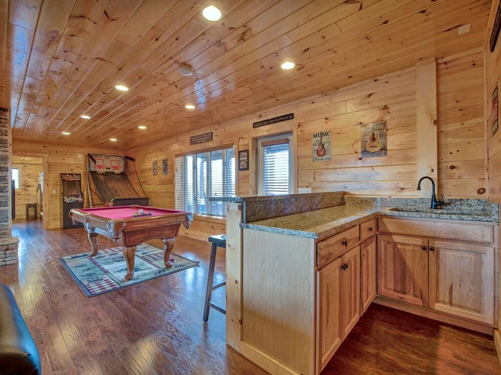 Parkside Lodge 6 Bedroom Home with Hot Tub