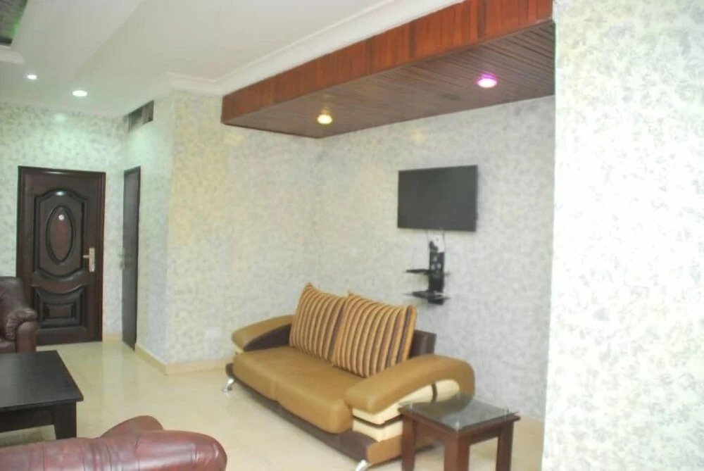 Tobby Royal Suites