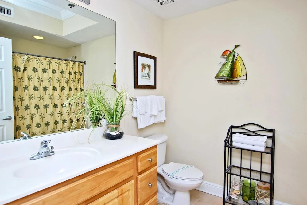Crystal Shores West 1102