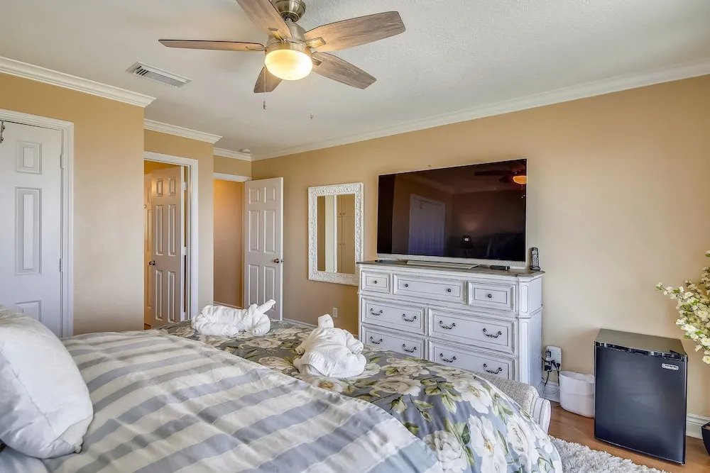 Beachfront Melody 4 Bedroom Home
