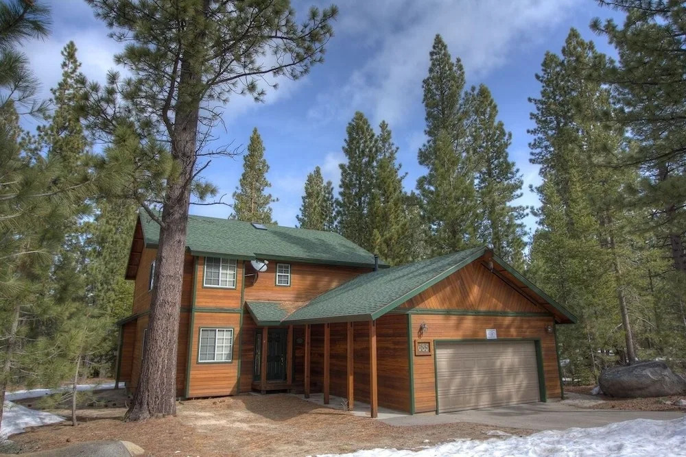 Bear Country 4 Bedroom Home by RedAwning