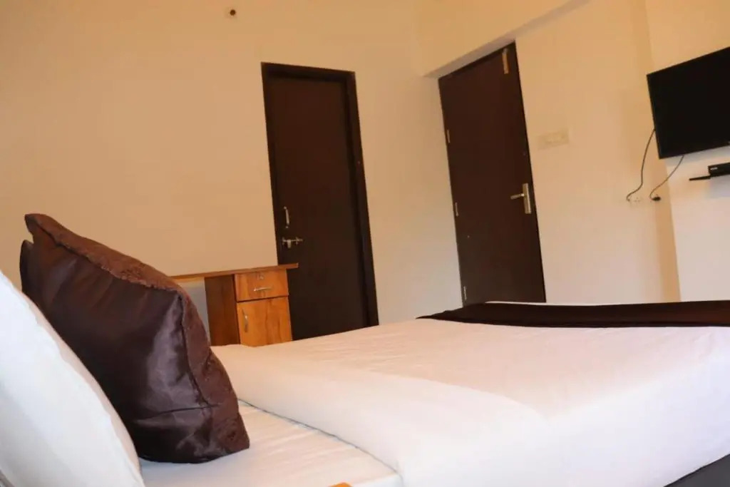 Hotel Orange Leaf by WB Inn