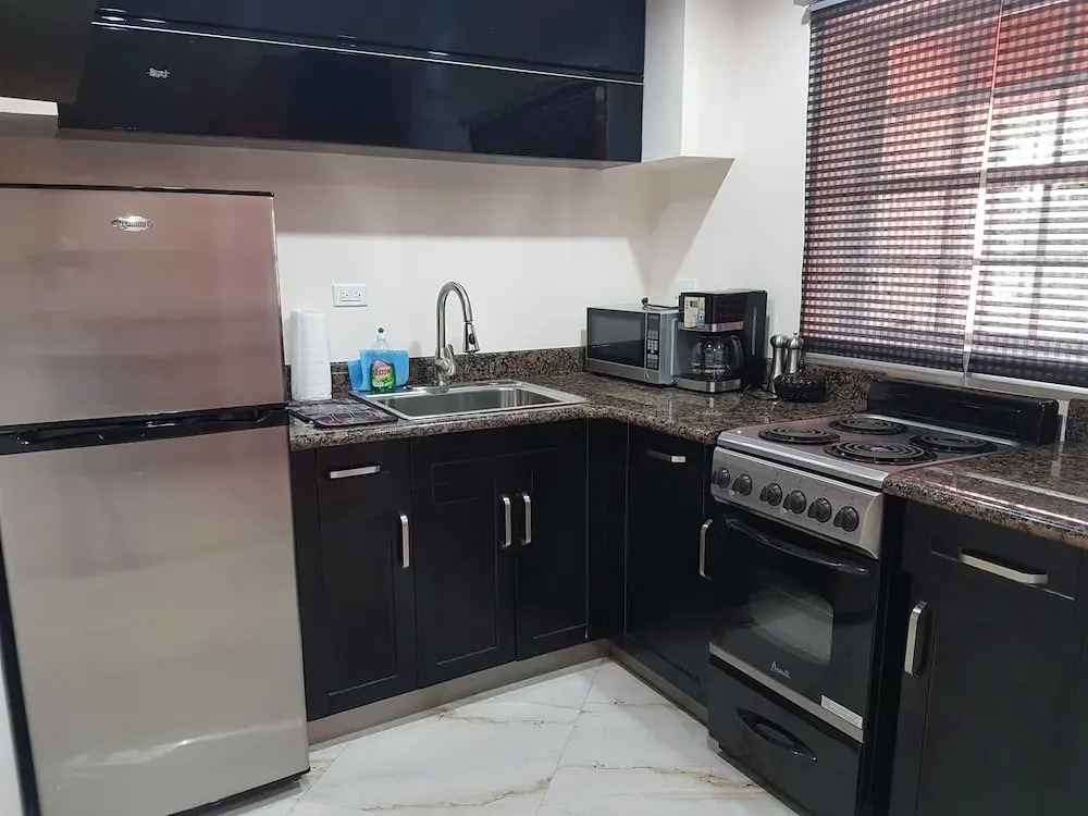 Modern 1 Bed Apartment in Belize City